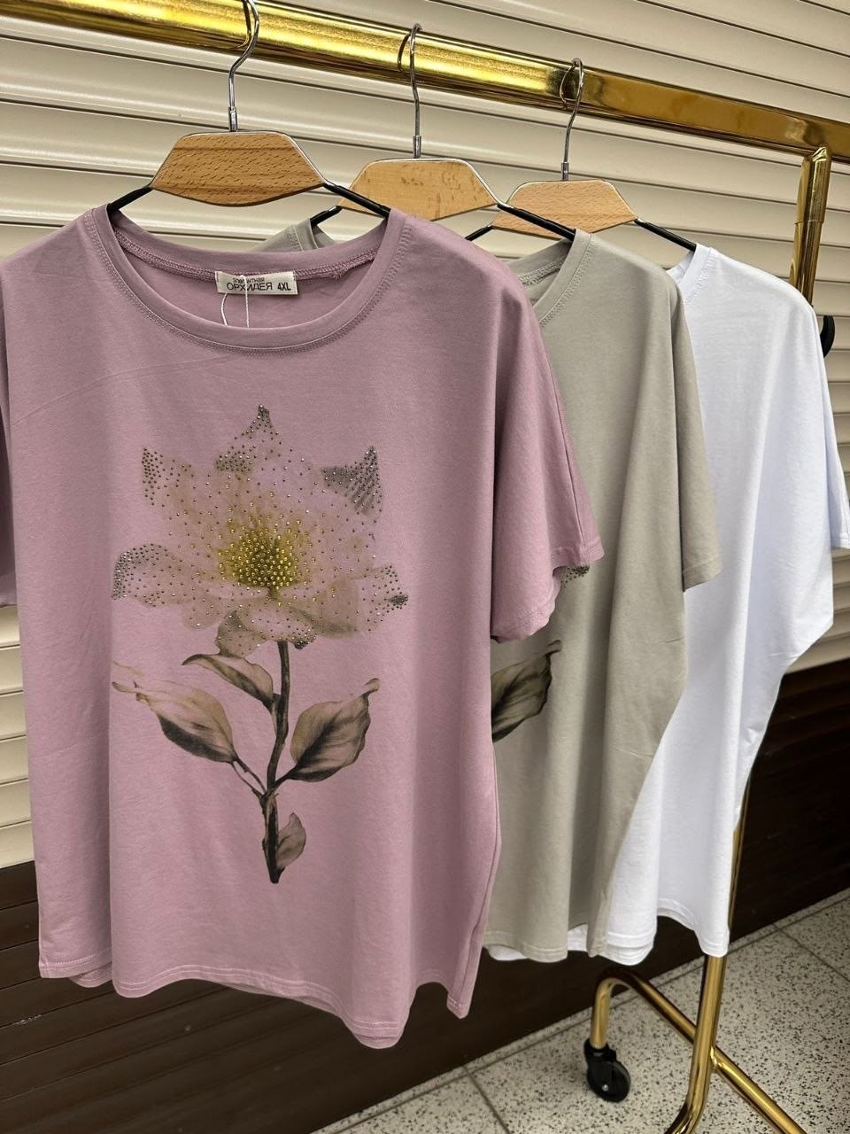 женская футболка,женская футболка больших размеров,футболка,футболка с цветами,футболки женские модные