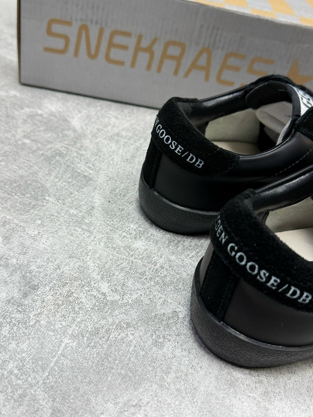 ,golden goose deluxe brand черные кожаные кеды superstar с белой звездой,кроссовки golden goose,golden goose кеды hi star на платформе черный,кроссовки golden goose superstar black white