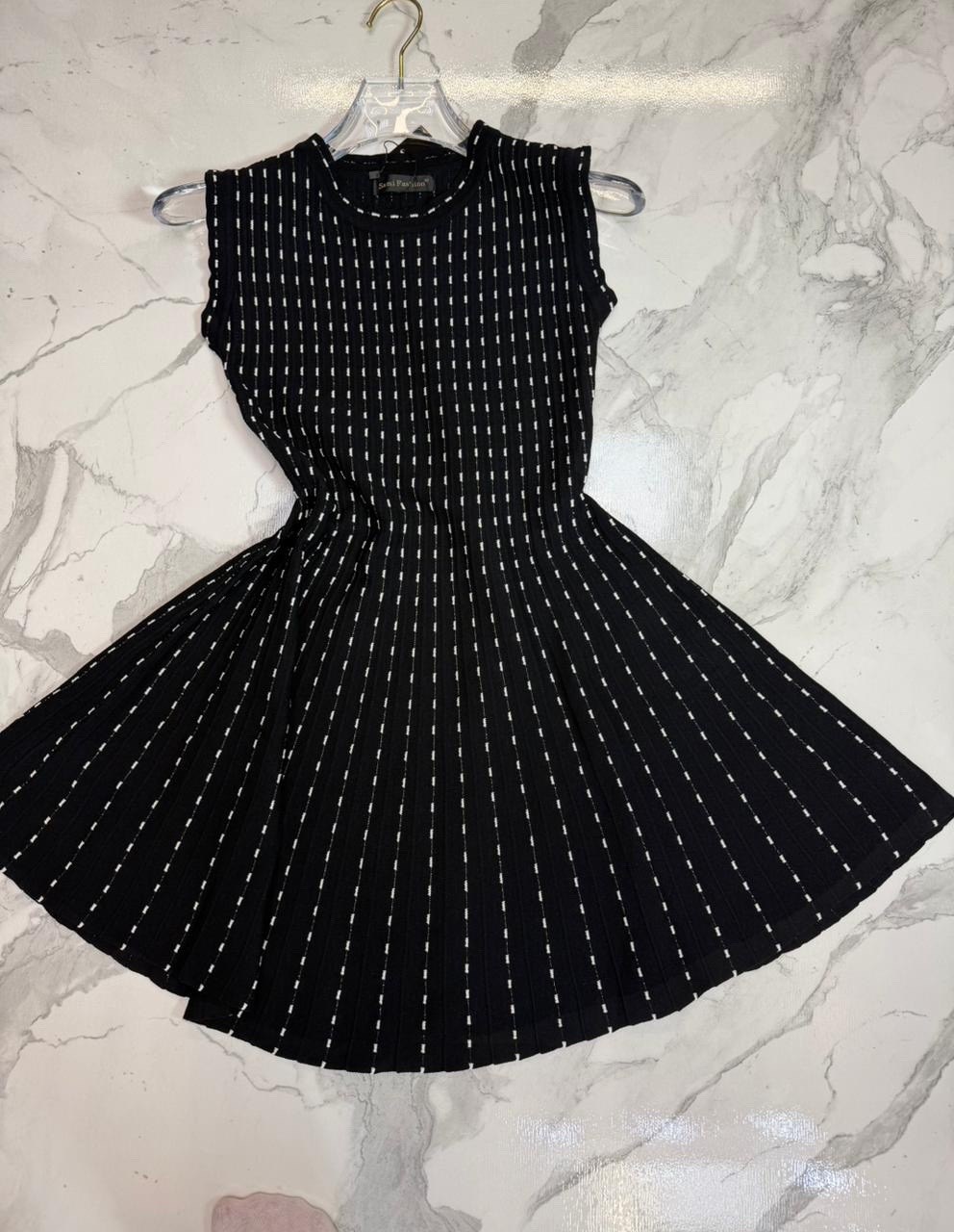 платье стиль,платья в горошек,платья,стильное платье,платье черное