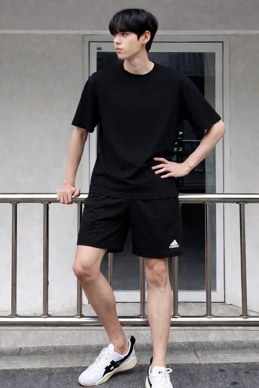 мужские спортивные шорты,футболка мужская adidas,мода мужская,мужской корейский стиль,спортивные шорты