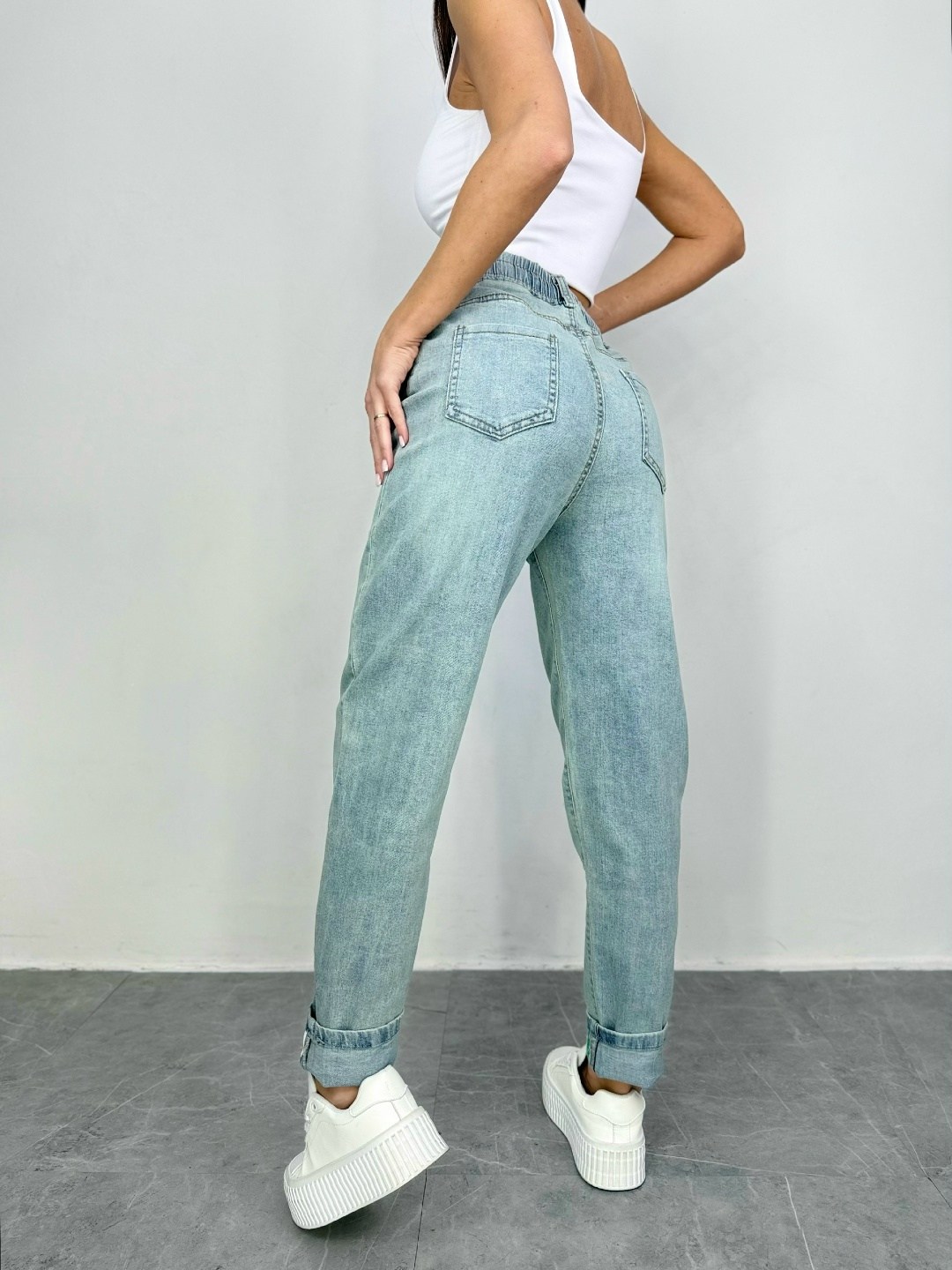 джинсы женские,джинсы на резинке,джинсы на резинке с высокой посадкой,женские джинсы бананы,джинсы мом женские