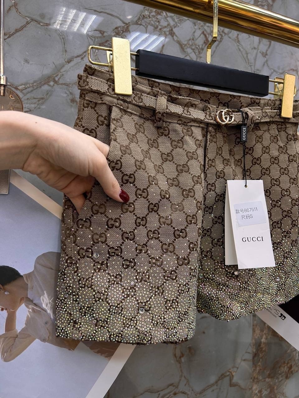 летние костюмы,шелковые костюмы гуччи,брендовые вещи,комплект рубашка шорты gucci