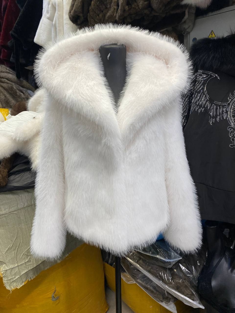 шуба искусственная женская,розовая шуба из искусственного меха,шуба искусственная,розовая шуба,розовый мех