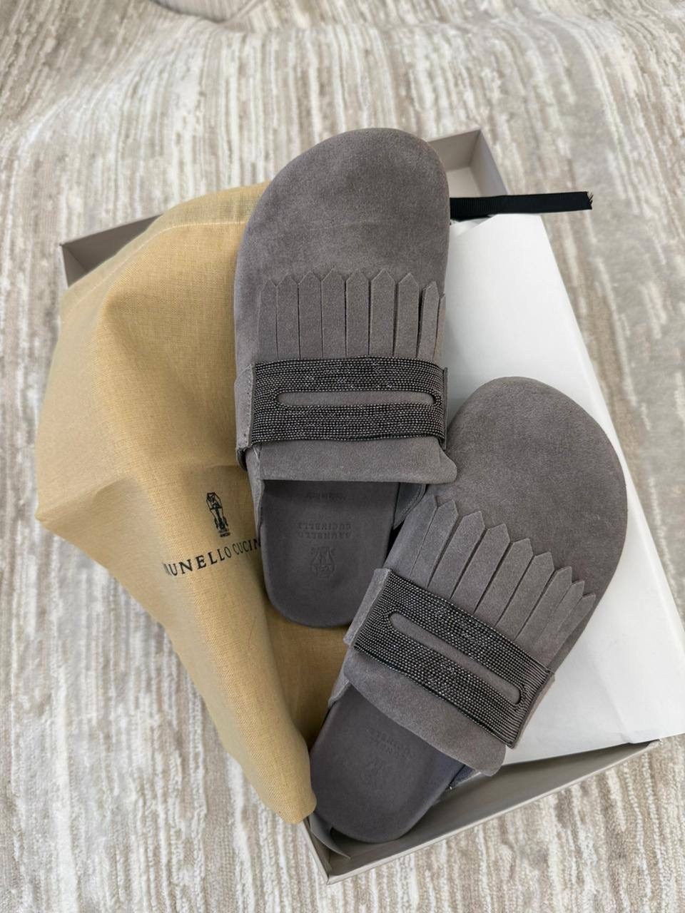 замшевые шлепанцы brunello cucinelli,,шлепанцы brunello cucinelli,мюли brunello cucinelli,тапки мужские