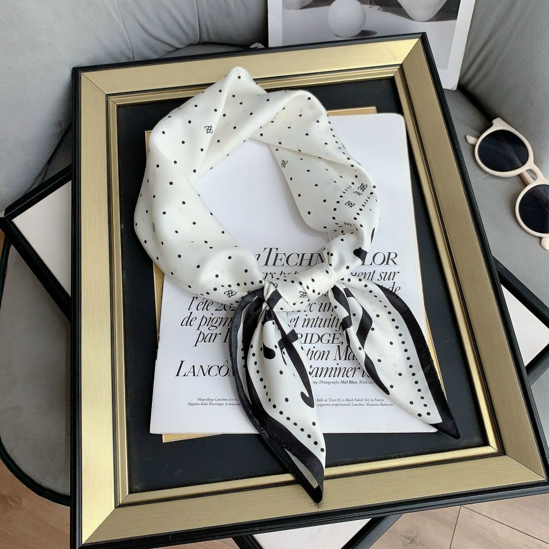 шелковый шарф,шелковые платки,платки шанель,шарфы и платки,платки шейный