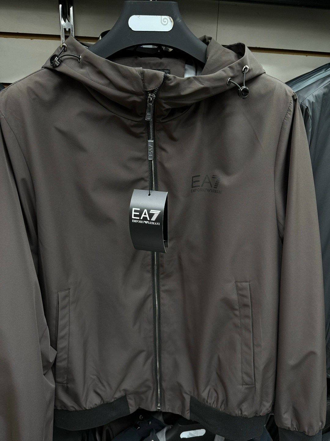 ветровка ea7 мужская,куртка ea7 emporio armani,легкая куртка,куртка