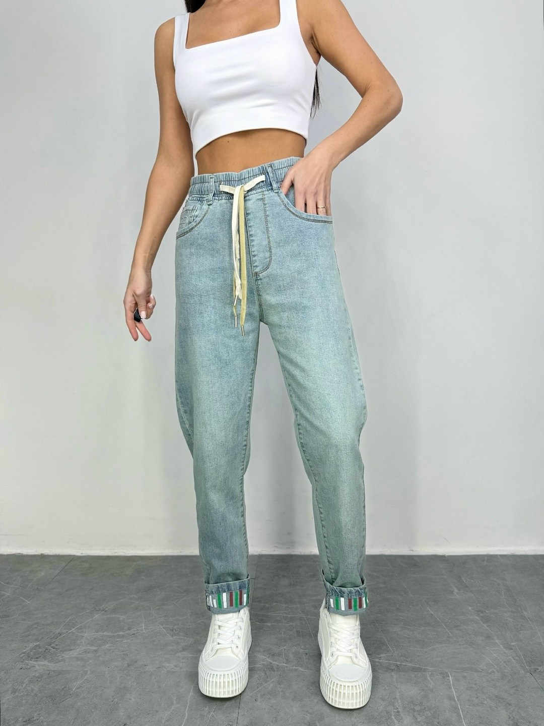 джинсы женские,джинсы на резинке,джинсы на резинке с высокой посадкой,женские джинсы бананы,джинсы мом женские