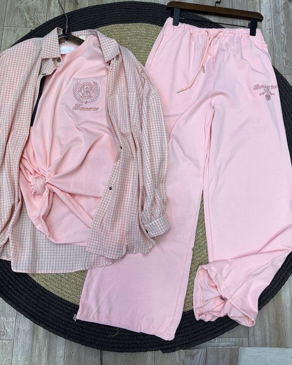 красный костюм,костюм спортивный,стильные костюмы,костюм женский велюровый,спорт костюм