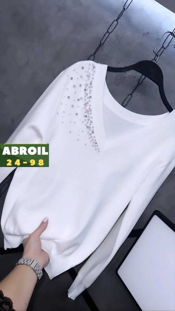 кофта женская,кофта женская с стразами,кофточка с отделкой из жемчужин,кофта со стразами,женская кофта с бусинами