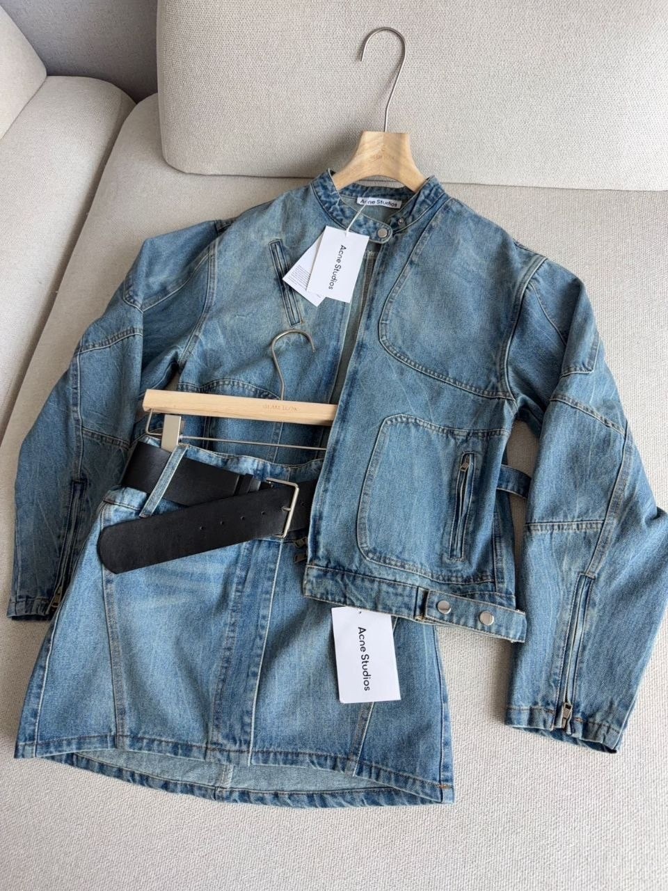 мода стиль,одежда в стиле,джинсовая куртка,одежда модная