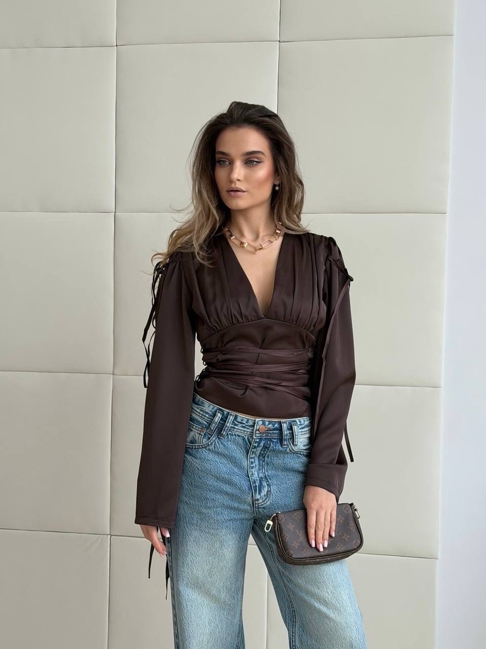 блуза,блузка женская,блуза из сатина с декоративными завязками,блузка