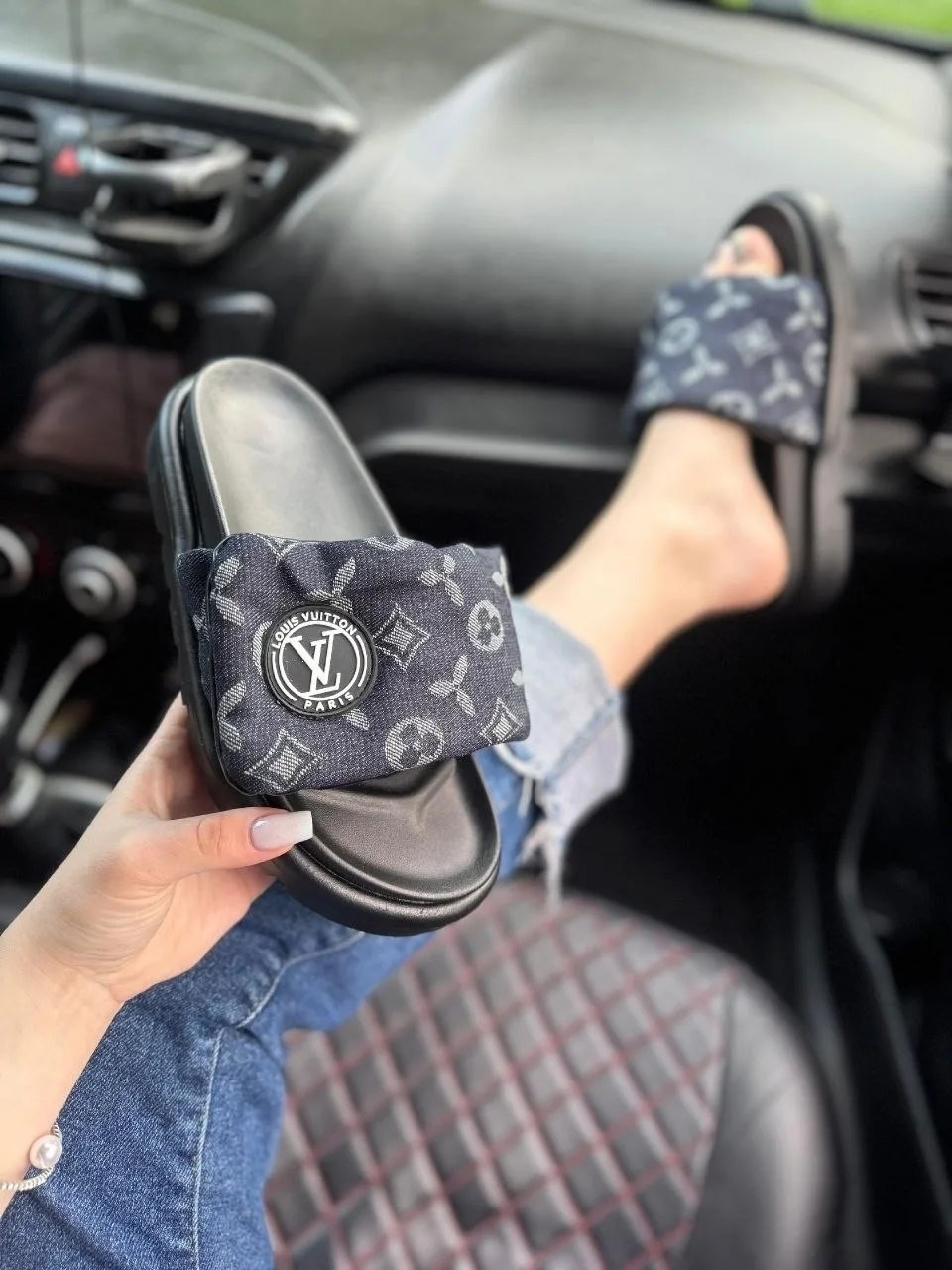 женские шлепки,луи виттон шлепки женские,женские шлепанцы,мюли луи виттон женские,шлепанцы louis vuitton
