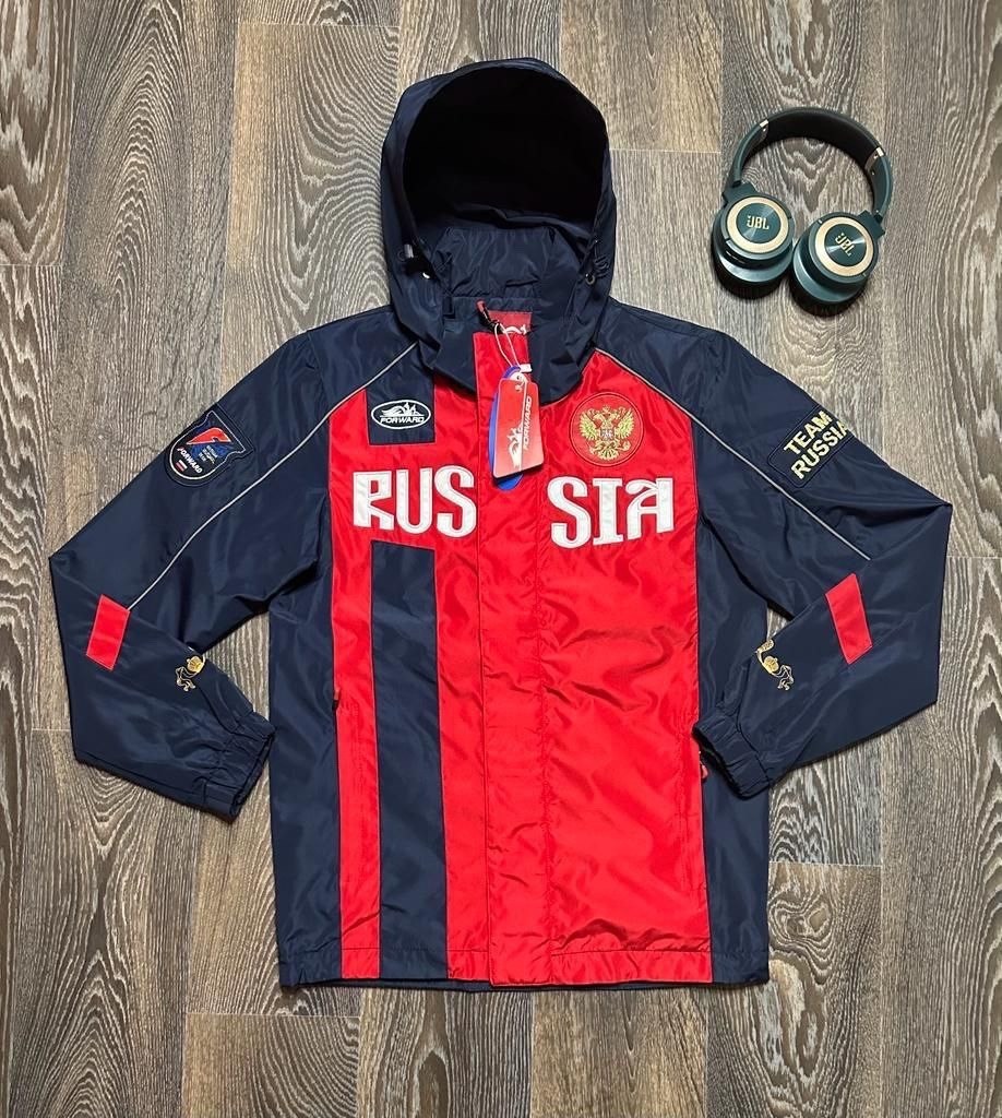 ветровка адидас мужская красная,красная куртка адидас мужская,мужская спортивная куртка adidas,adidas ветровка,куртка adidas