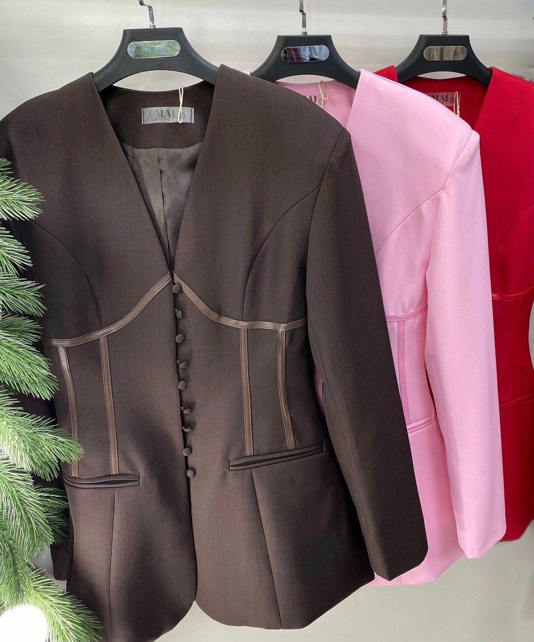 красное платье с пиджаком,платье-пиджак красного цвета,платье пиджак,женский костюм,пиджак женский