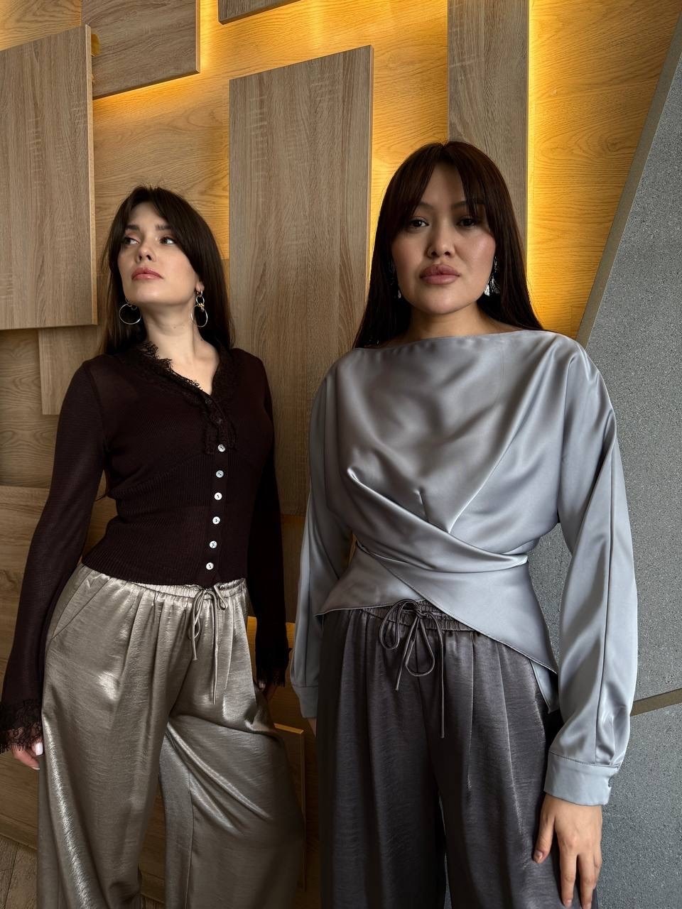 satin tuck blouse by boutique,стильная блузка,блузка модная,блуза со складками,блуза