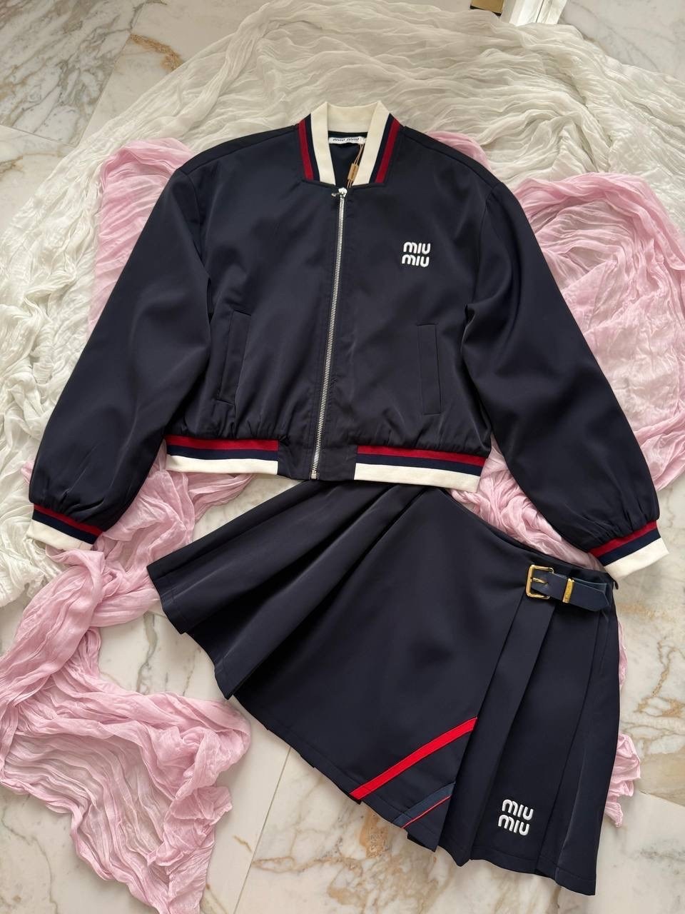 костюм miu miu женский,костюм miu miu,стильные костюмы,костюм с юбкой,женский костюм с юбкой