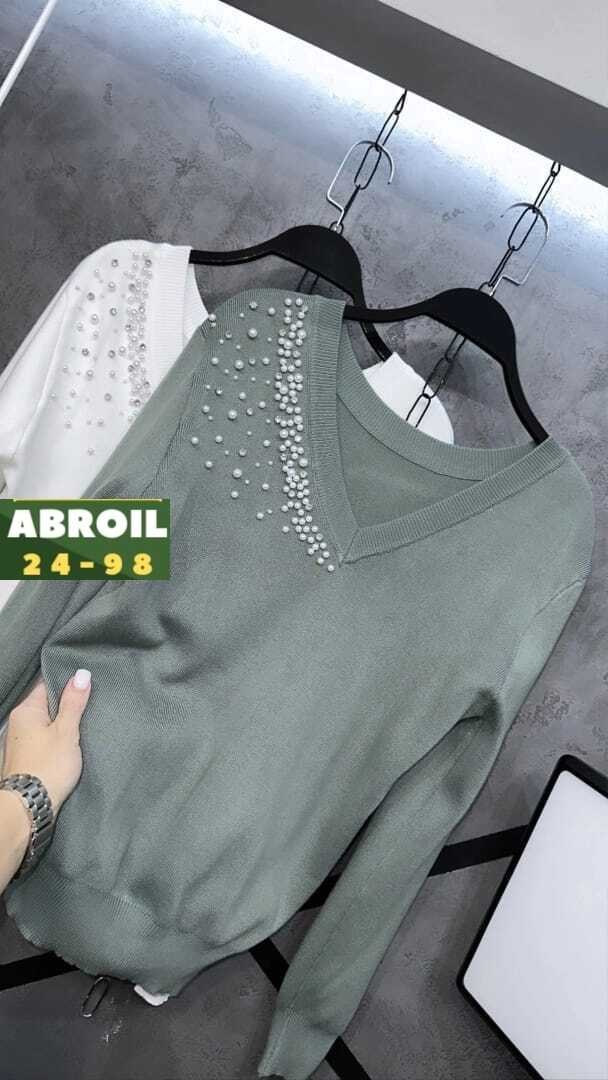 кофта женская,кофта женская с стразами,кофточка с отделкой из жемчужин,кофта со стразами,женская кофта с бусинами