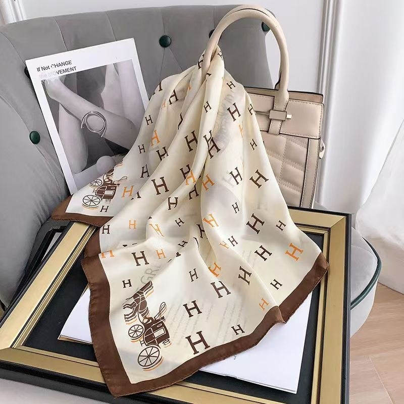 шелковый шарф,шелковые платки,платки шанель,шарфы и платки,платки шейный