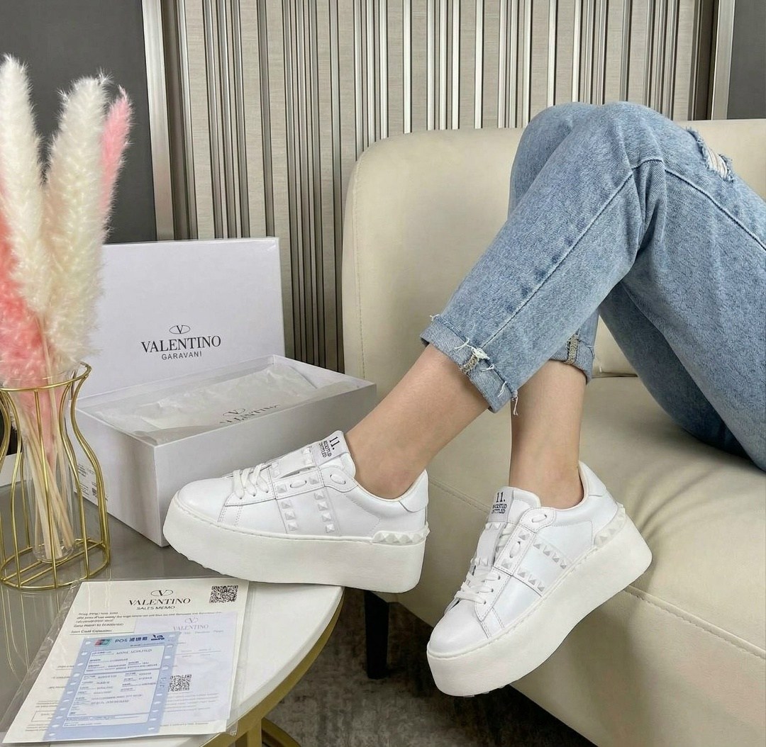 кроссовки valentino,valentino кроссовки женские,valentino женские кожаные кроссовки valentino premium - pink,женские белые кроссовки valentino garavani rockstud,кеды valentino женские