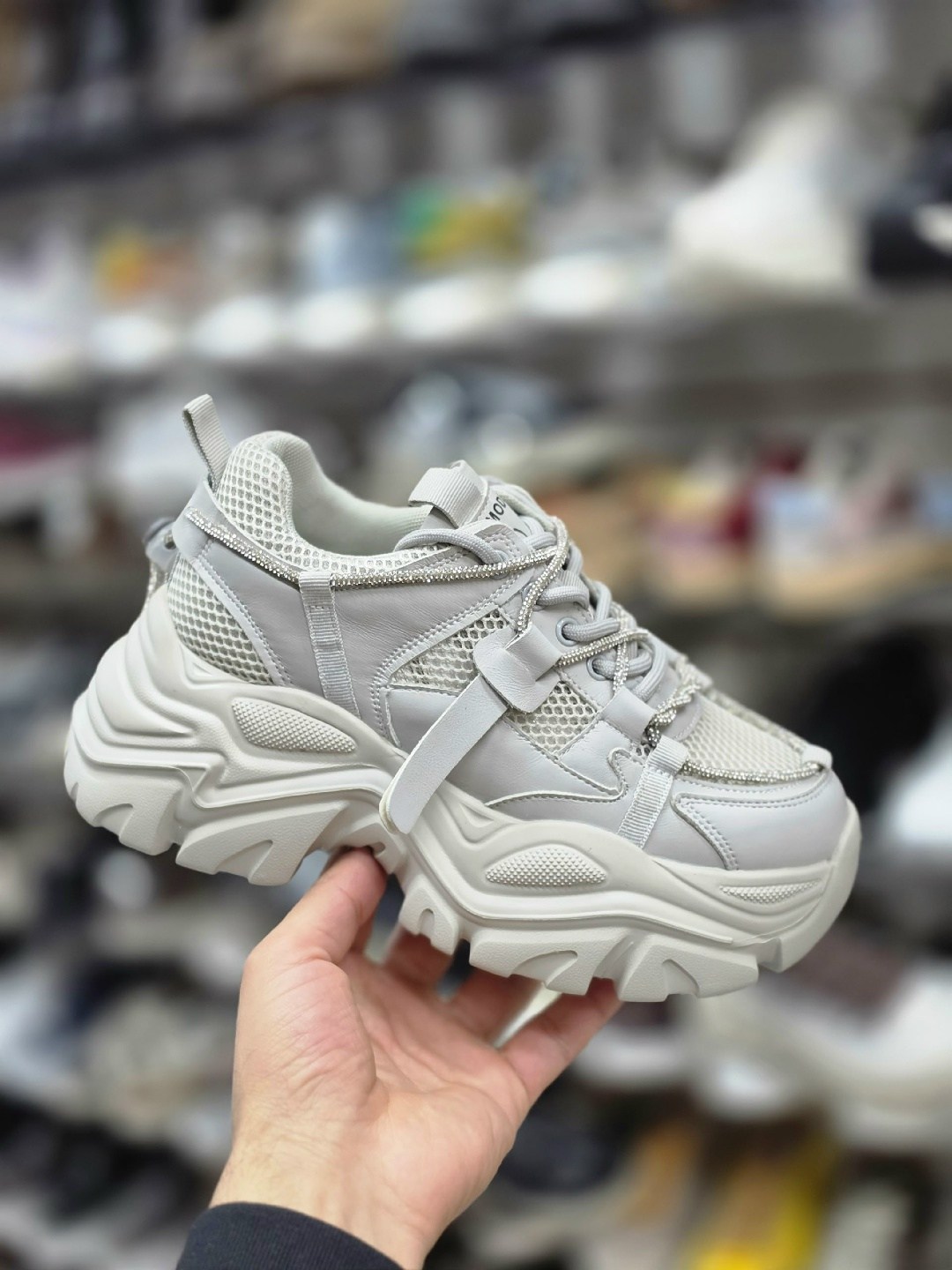 кроссовки женскиe,кроссовки,массивные кроссовки,массивные кроссовки женские,кроссовки модные