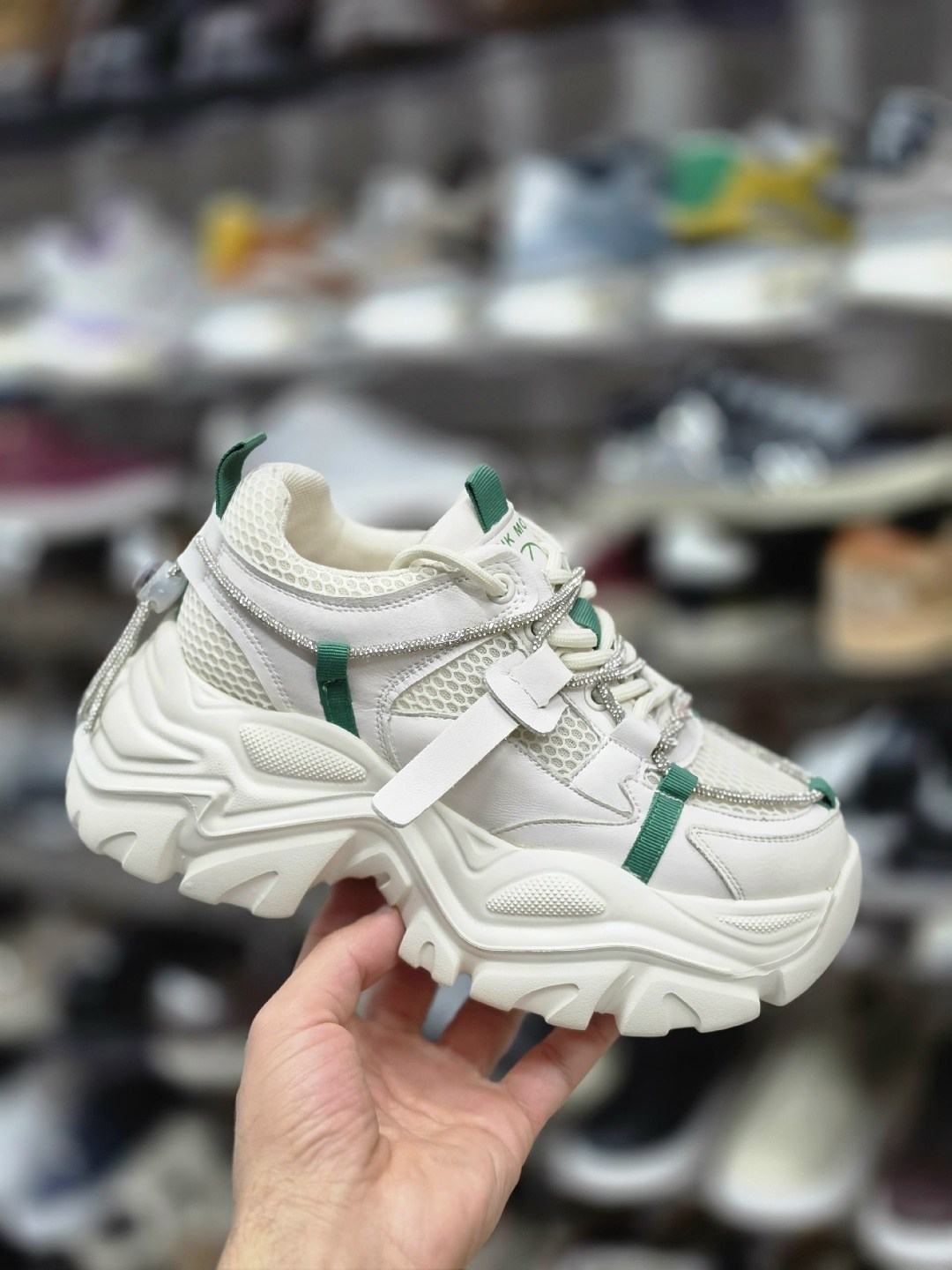 кроссовки женскиe,кроссовки,массивные кроссовки,массивные кроссовки женские,кроссовки модные