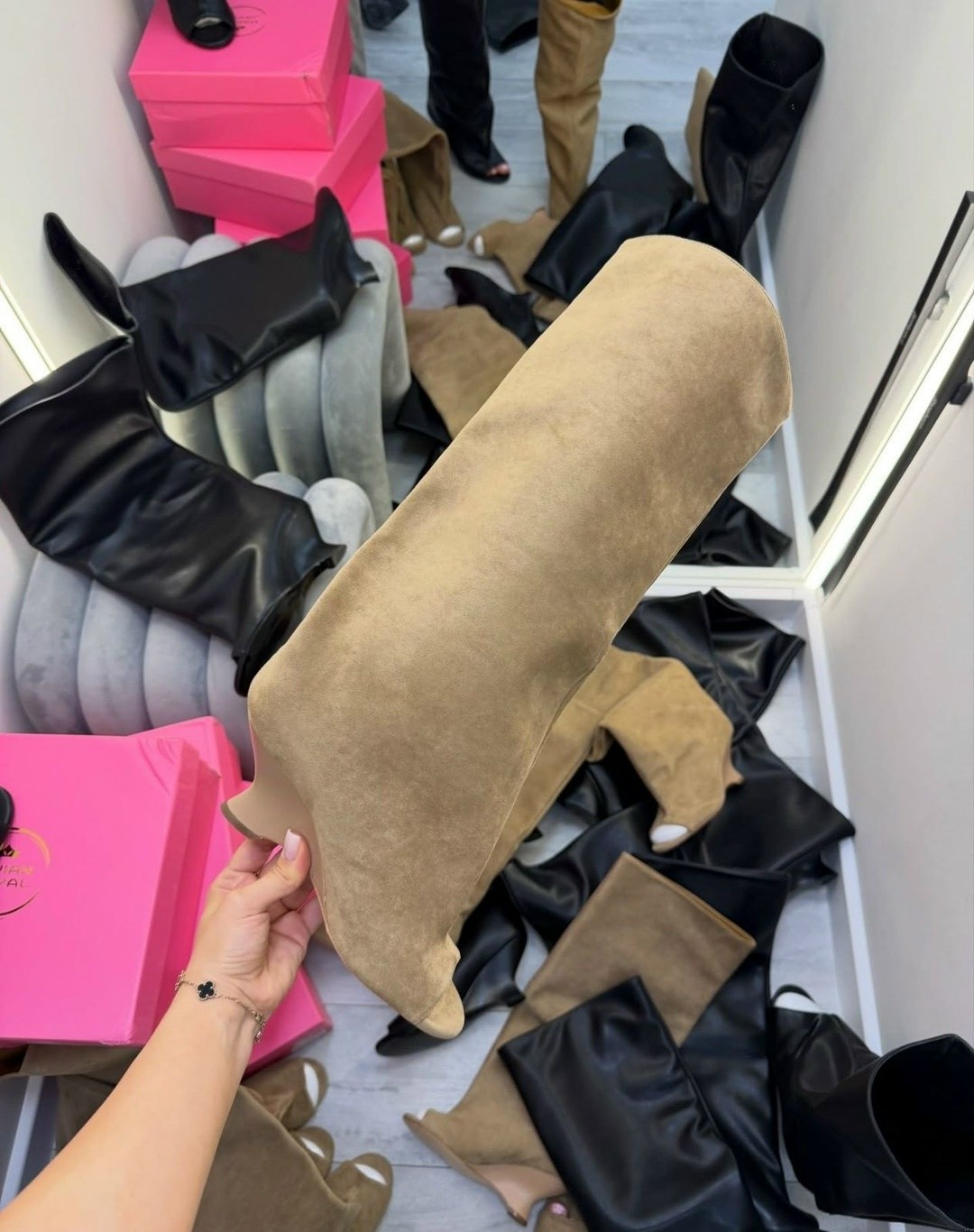 сапоги на каблуке,,высокие сапоги,длинные сапоги,женские сапоги