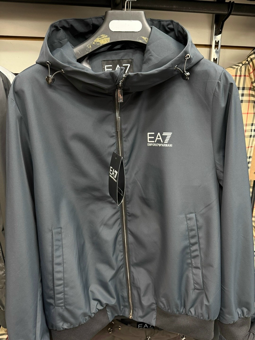 ветровка ea7 мужская,куртка ea7 emporio armani,легкая куртка,куртка