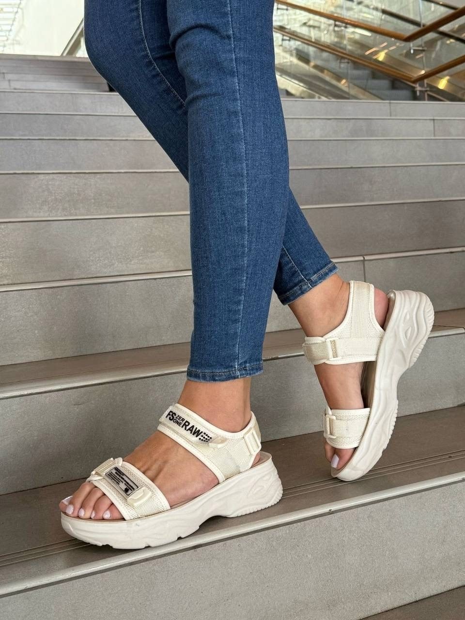 сандалии босоножки,,модные босоножки,спортивные босоножки,женские босоножки