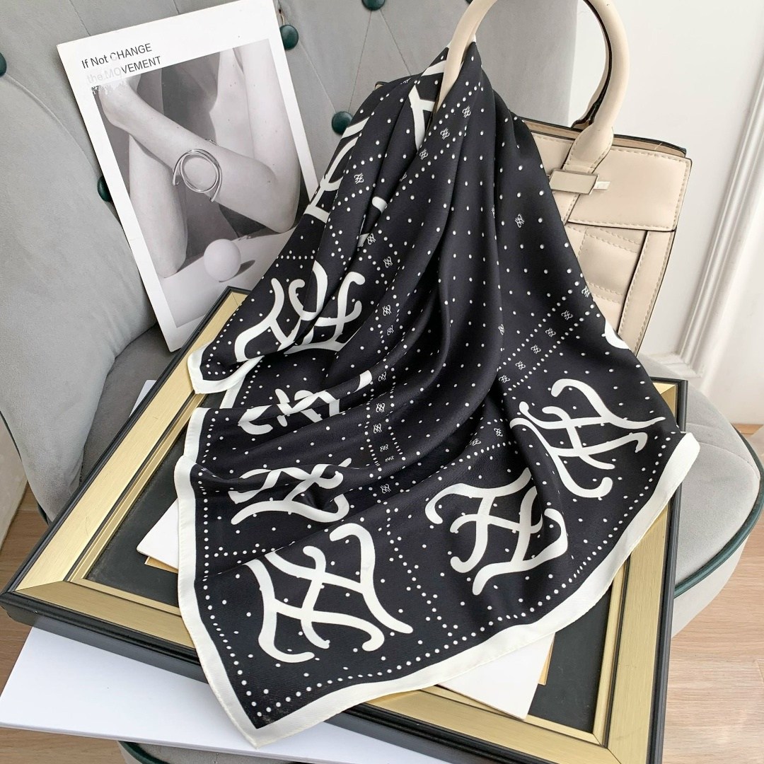 шелковый шарф,шелковые платки,платки шанель,шарфы и платки,платки шейный