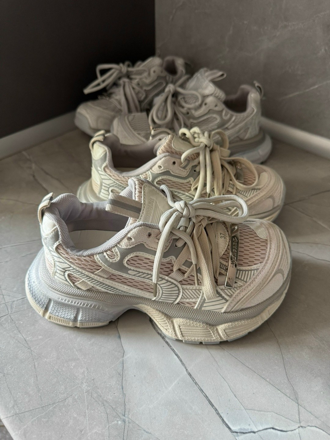 женские кроссовки,женские массивные кроссовки,массивные кроссовки,кроссовки кроссовки женские,объемные кроссовки