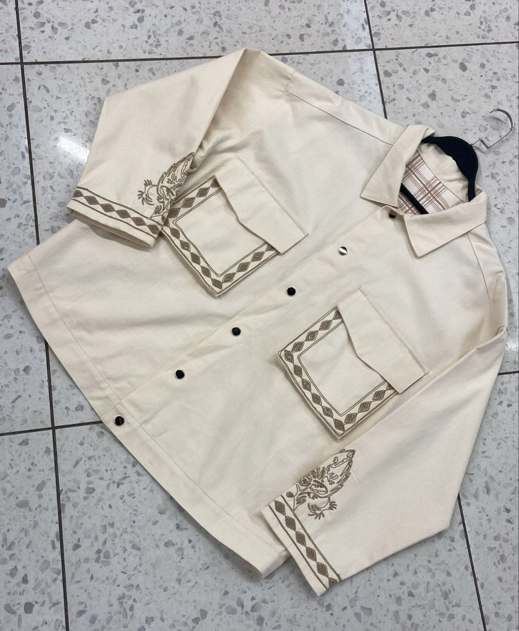 вышивка на одежде,блузка с узорами,блузка с вышивкой ришелье,жакет женский с вышивкой,льняная рубашка