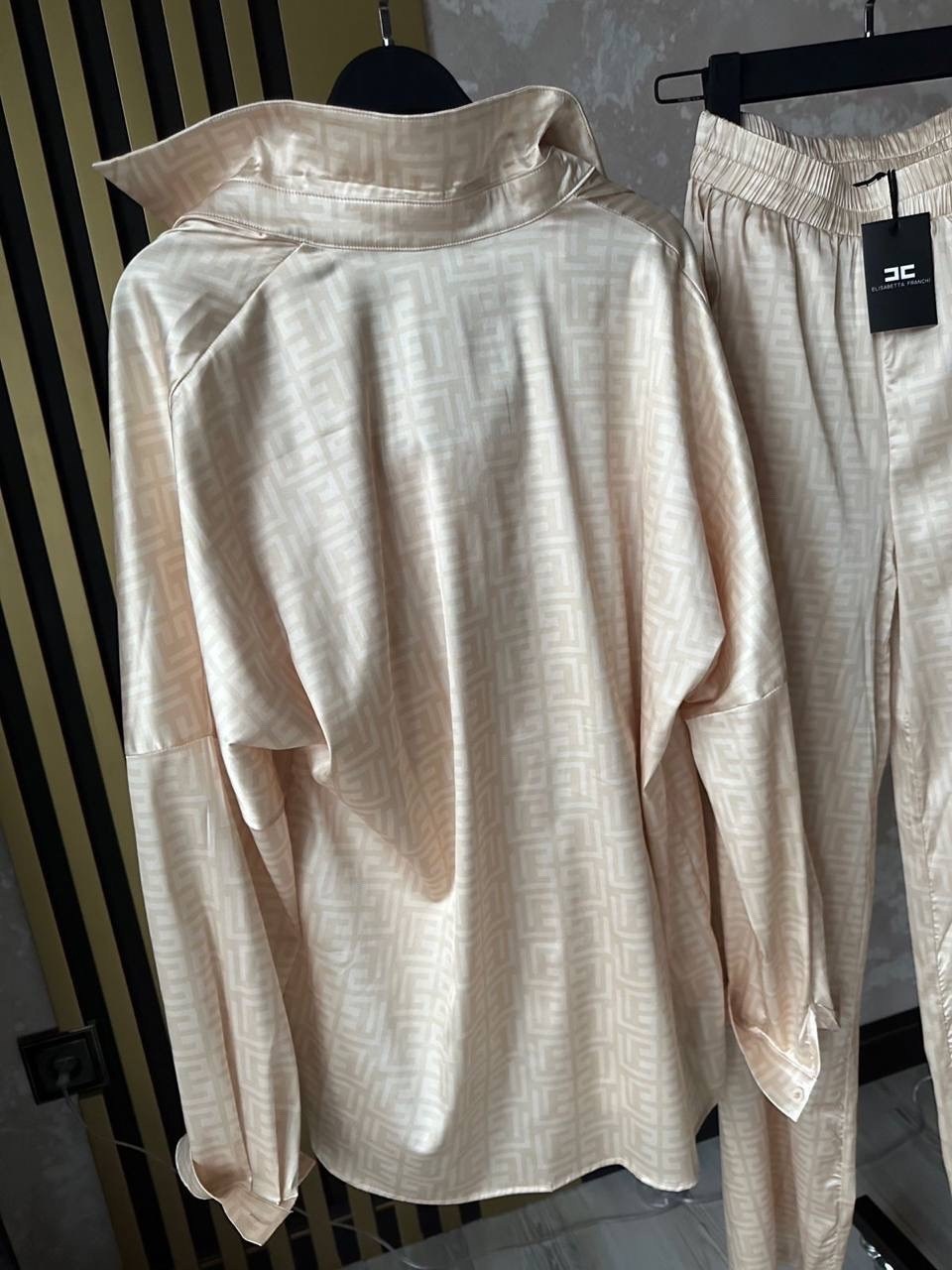 костюм с брюками,брючный костюм,костюм бежевый,женские костюмы,брючный костюм с топом