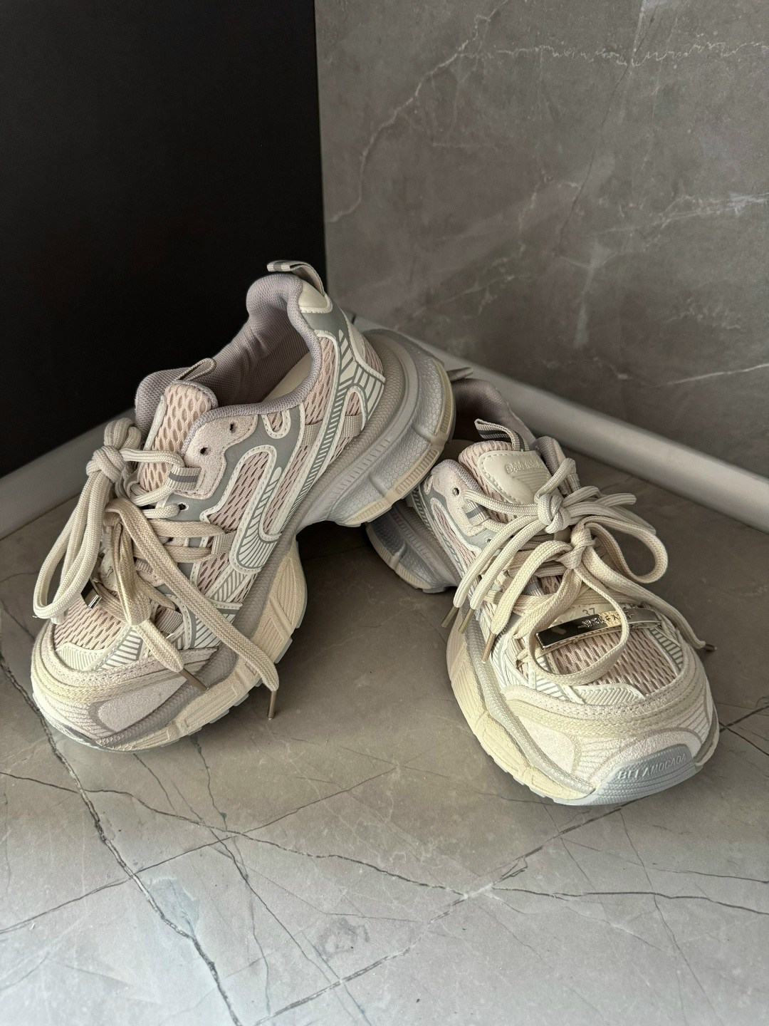 женские кроссовки,женские массивные кроссовки,массивные кроссовки,кроссовки кроссовки женские,объемные кроссовки