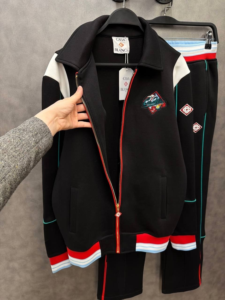 костюм спортивный мужской gucci повседневный черный,спортивный костюм gucci,спортивные костюмы мужские гуччи,спортивный костюм мужской gucci,костюм gucci