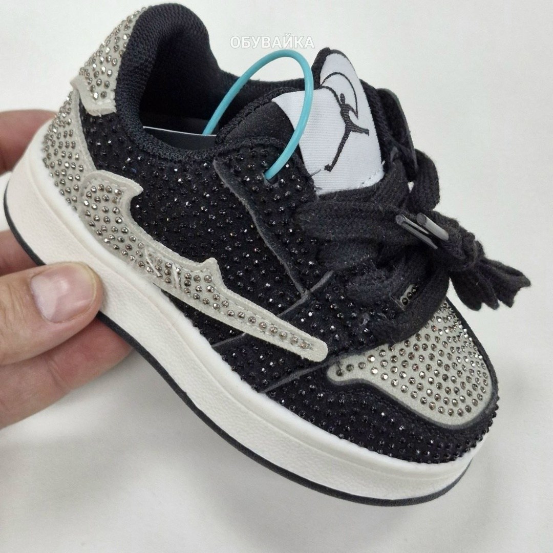 кроссовки со стразами,кроссовки,блестящие кроссовки,air jordan 1 mid se space jam,кроссовки женские черные