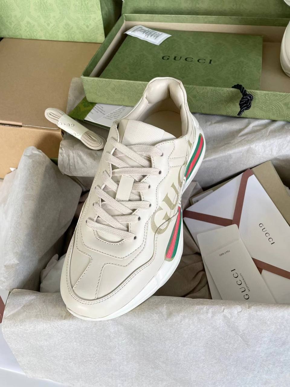 кроссовки gucci,массивные кроссовки gucci rhyton женские,gucci rhyton,кроссовки gucci rhyton,кроссовки найк гуччи