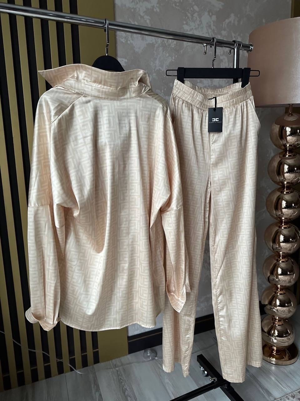 костюм с брюками,брючный костюм,костюм бежевый,женские костюмы,брючный костюм с топом