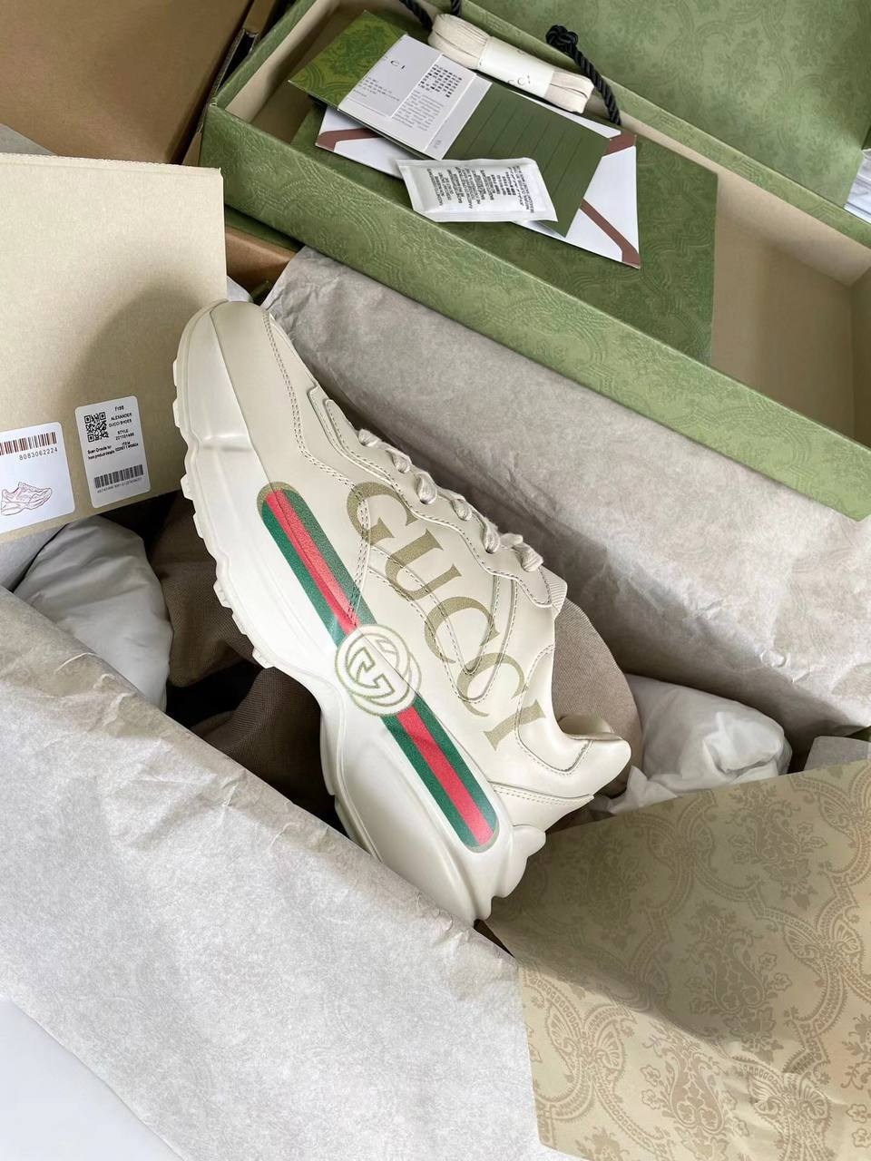 кроссовки gucci,массивные кроссовки gucci rhyton женские,gucci rhyton,кроссовки gucci rhyton,кроссовки найк гуччи