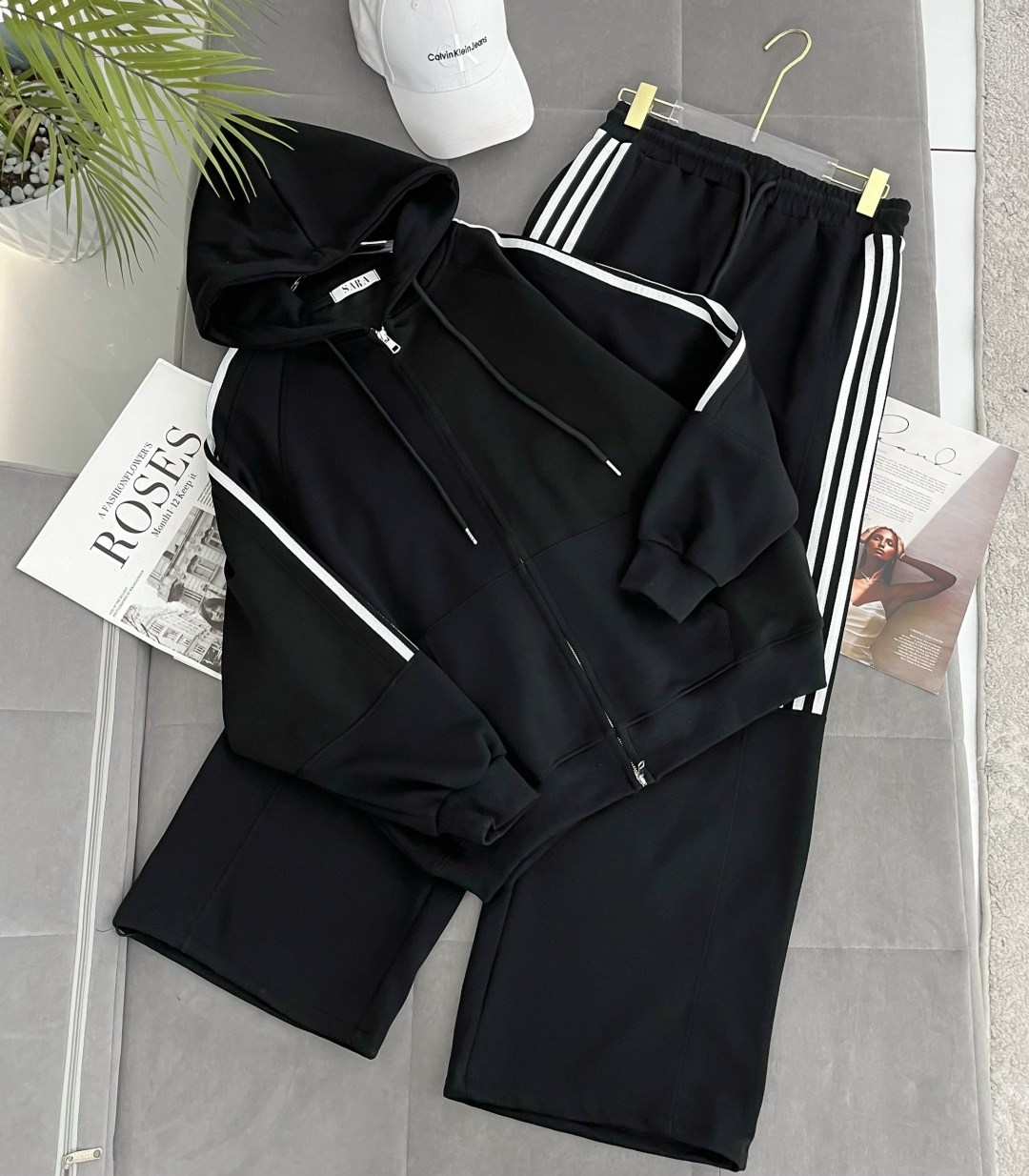 спортивный костюм,спортивные костюмы женские с лампасами адидас,трикотажные костюмы,женский спортивный костюм,красные спортивные костюмы