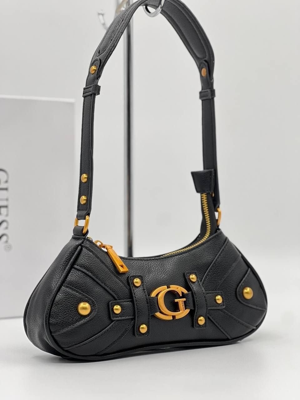 стильная сумка на плечо guess,женская сумка guess,сумка на плечо guess,сумка guess,сумка через плечо guess