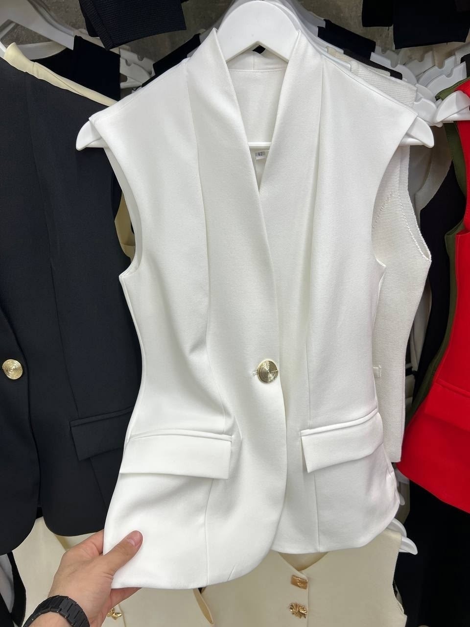 женский жилет,жилетка женская,белая жилетка женская костюмная,жилет для женщин,жилет