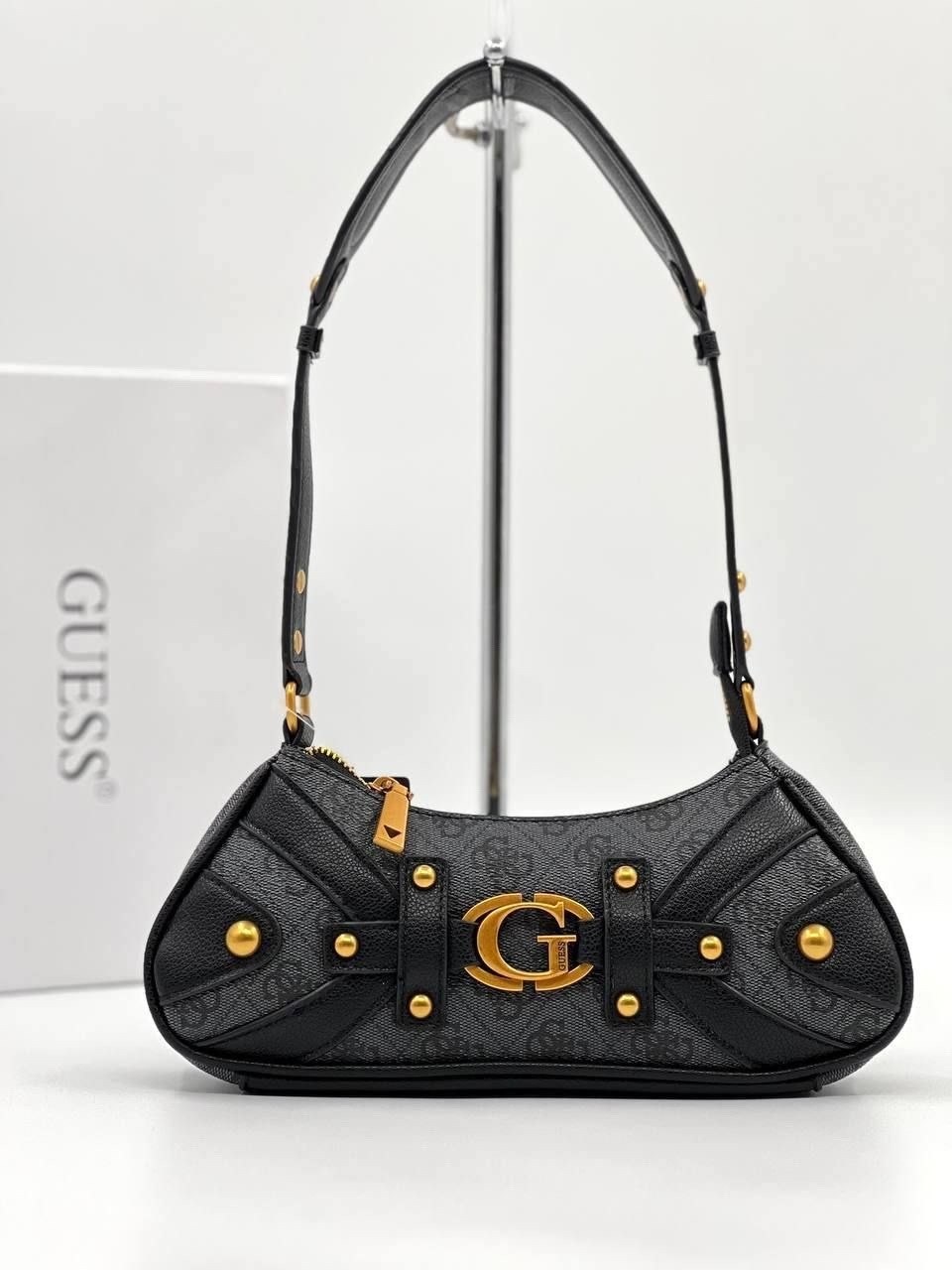 стильная сумка на плечо guess,женская сумка guess,сумка на плечо guess,сумка guess,сумка через плечо guess