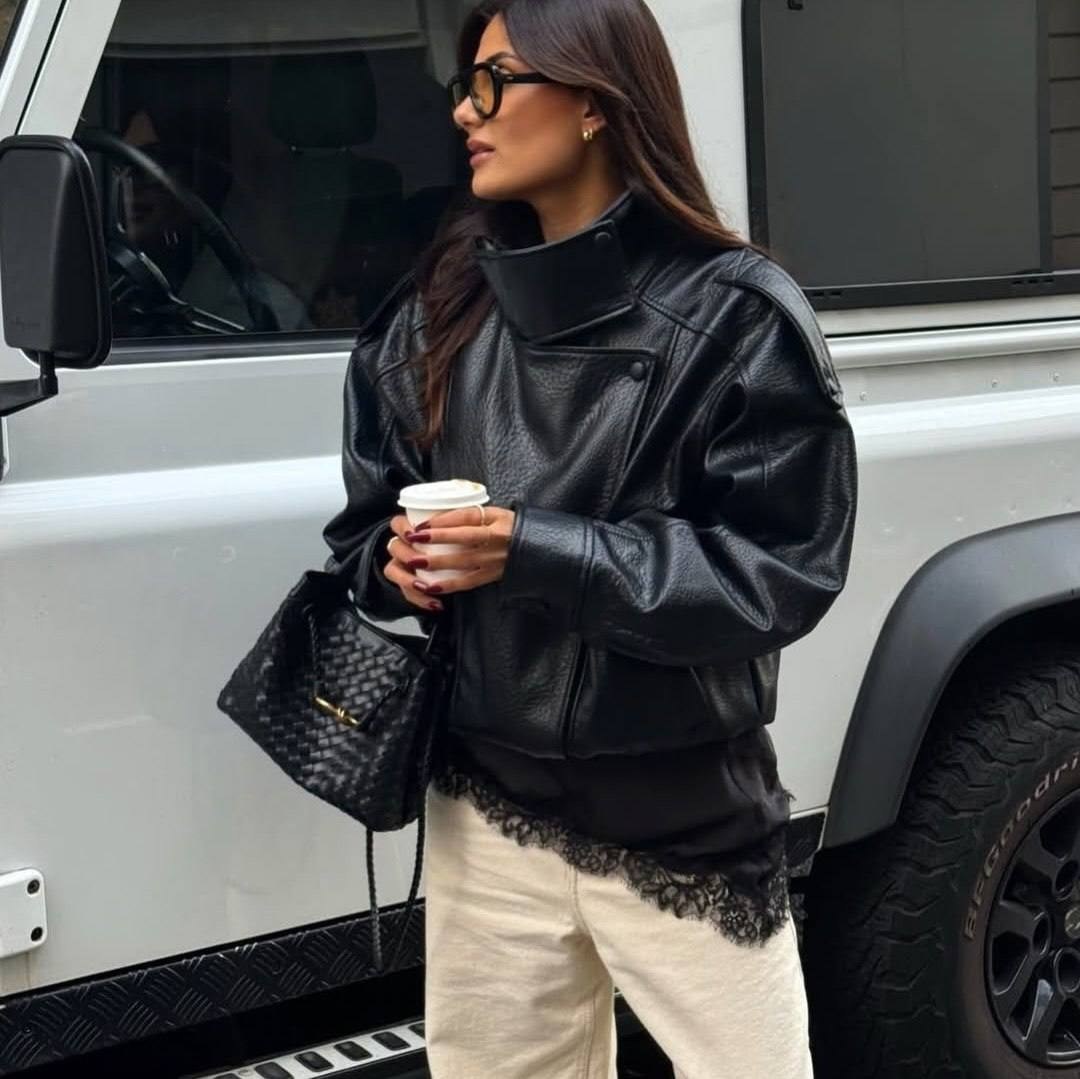 брюнетка,кожаная куртка,девушка,модель куртки кожаная