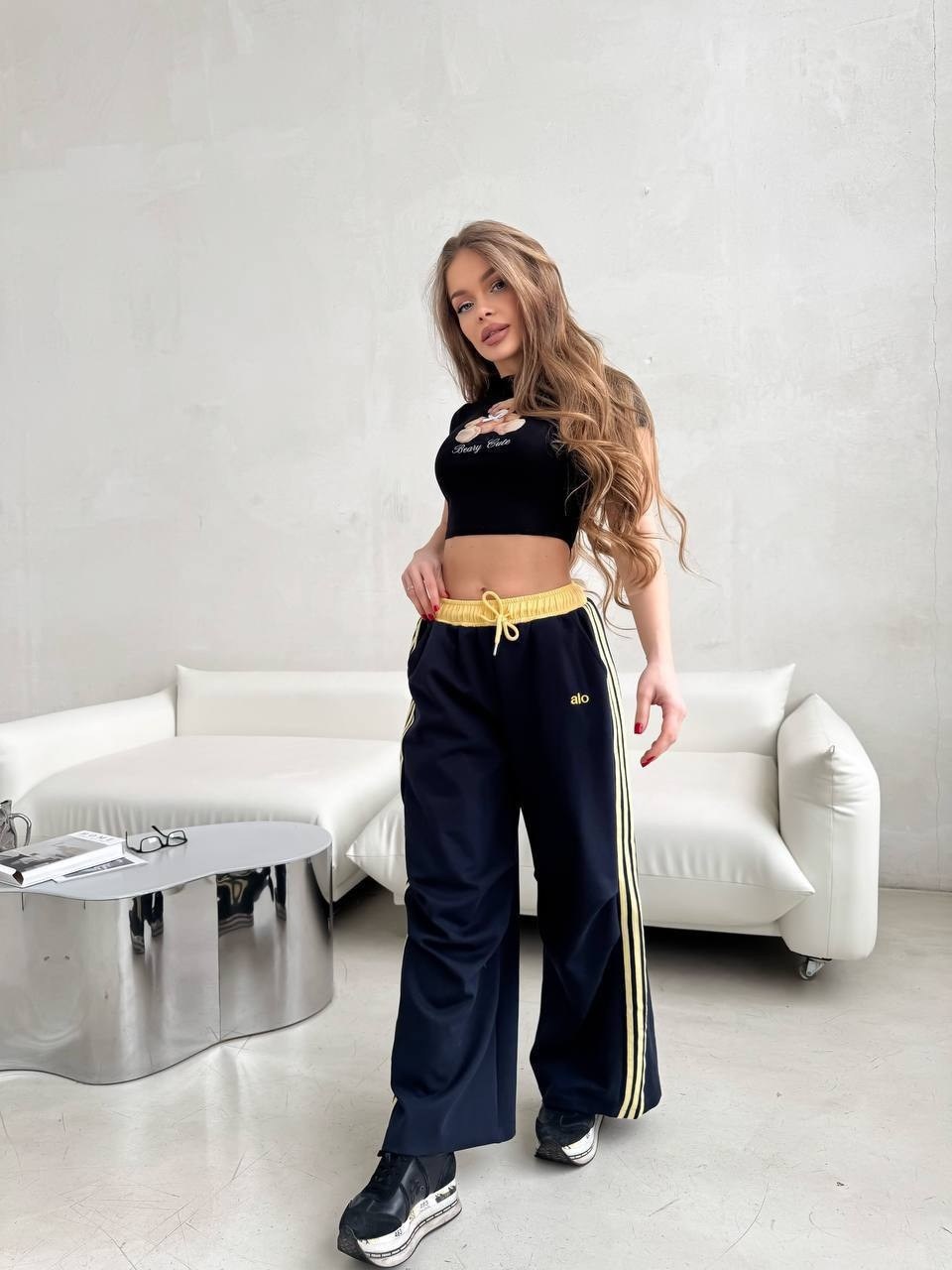 брюки карго с лампасами широкие y2k styfash,спортивные штаны широкие женские,спортивные женские штаны,широкие спортивные штаны,спортивные штаны клеш