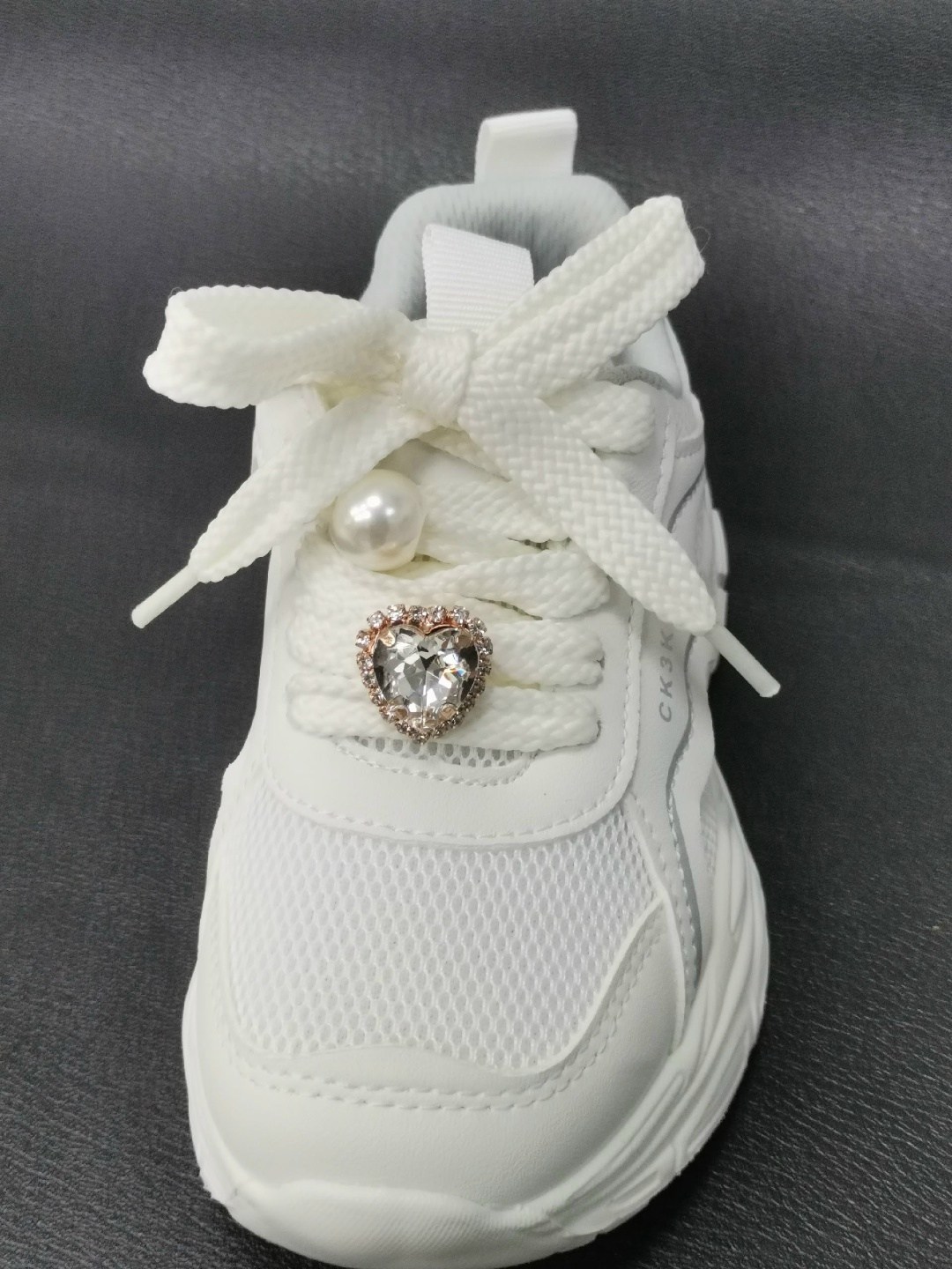 женские кроссовки,украшение для обуви,кроссовки женские белые,массивные кроссовки,украшения для шнурков