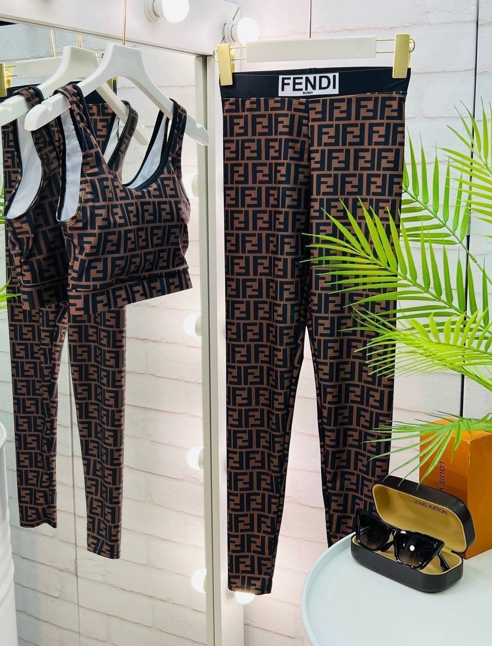 костюм спортивный fendi,костюм fendi,комплект одежды fendi,костюм фенди женский,костюм для спорта