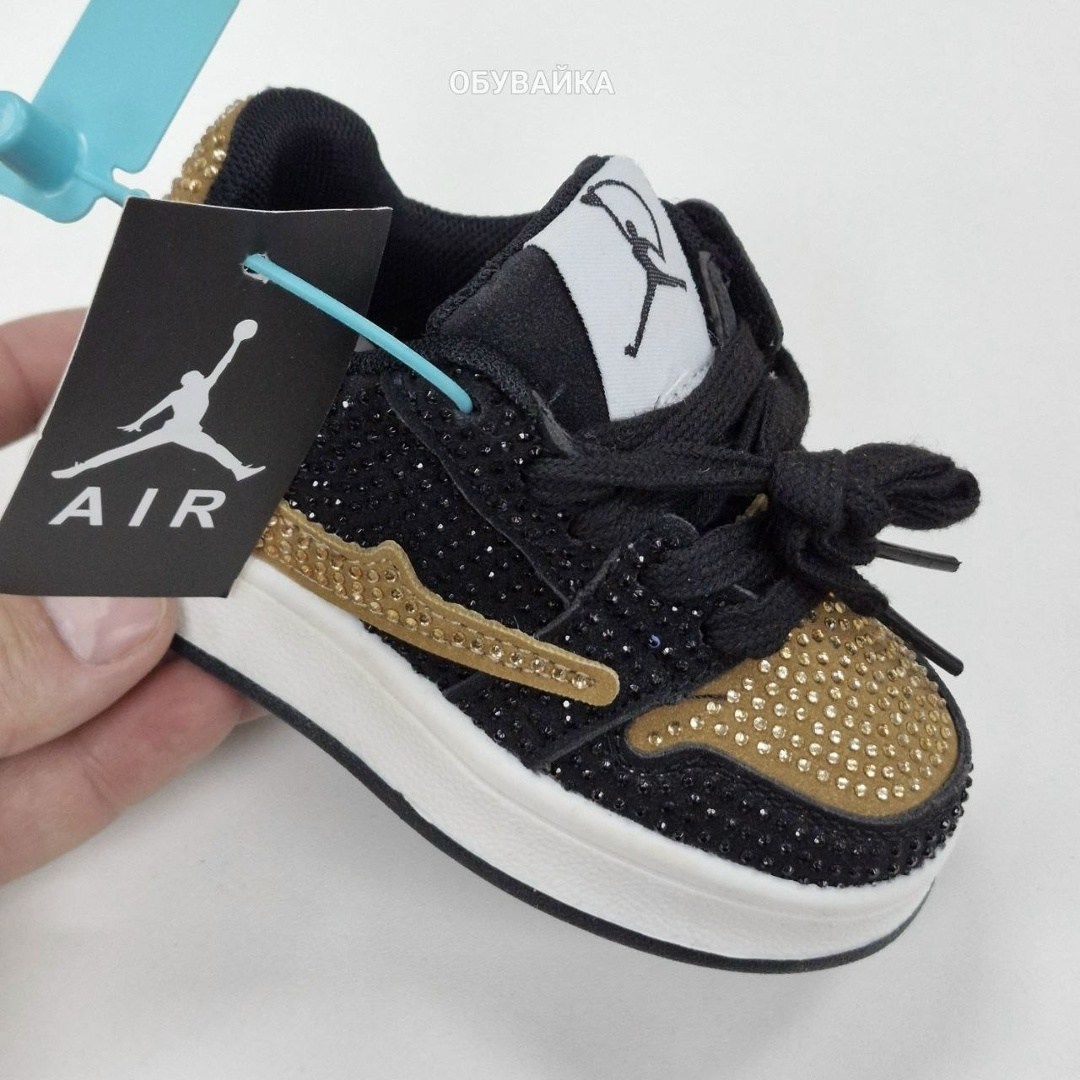 кроссовки со стразами,кроссовки,блестящие кроссовки,air jordan 1 mid se space jam,кроссовки женские черные