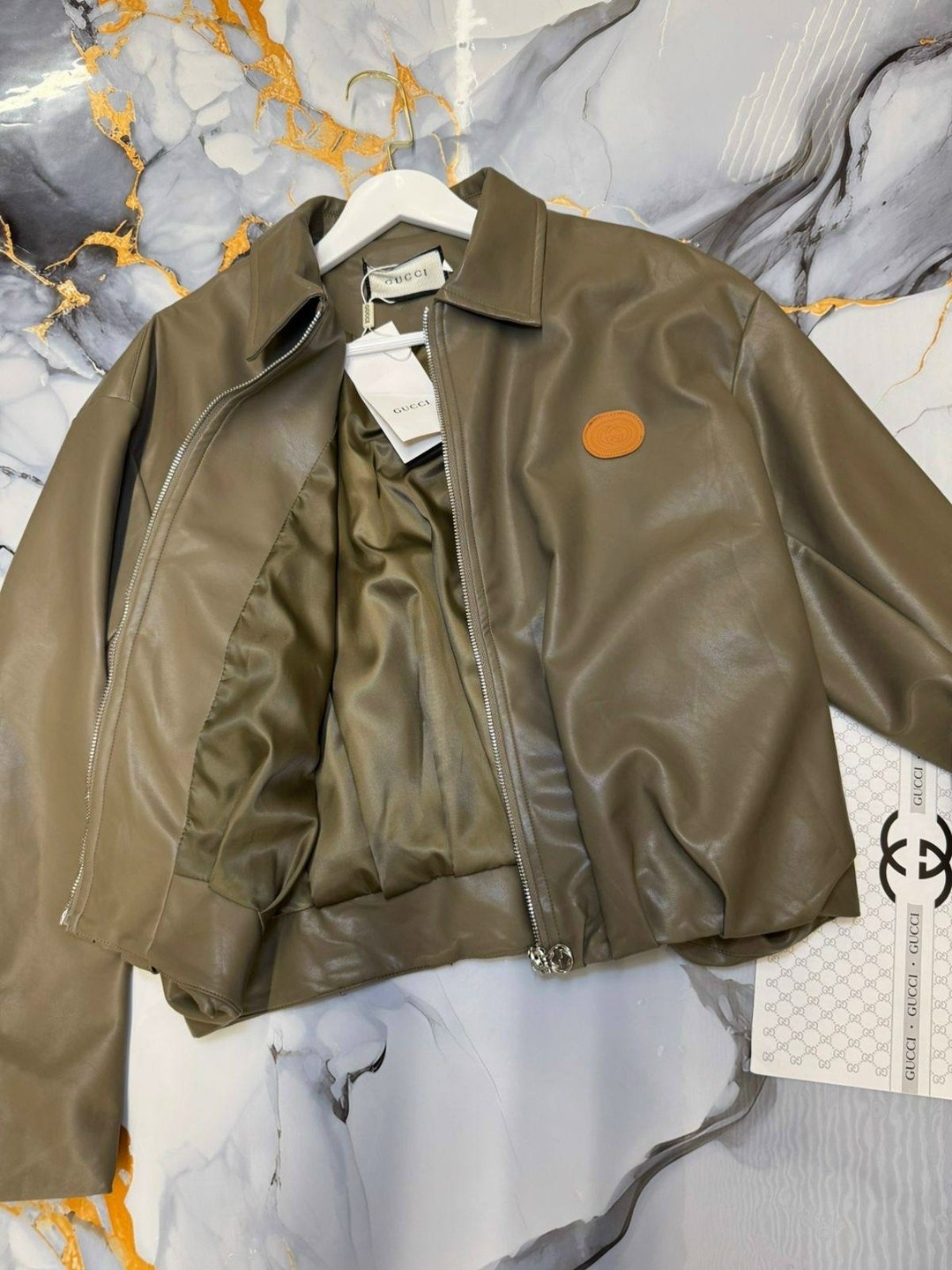 кожаная куртка,женская кожаная куртка,кожаная куртка бомбер,кожаный бомбер,мужская кожаная куртка