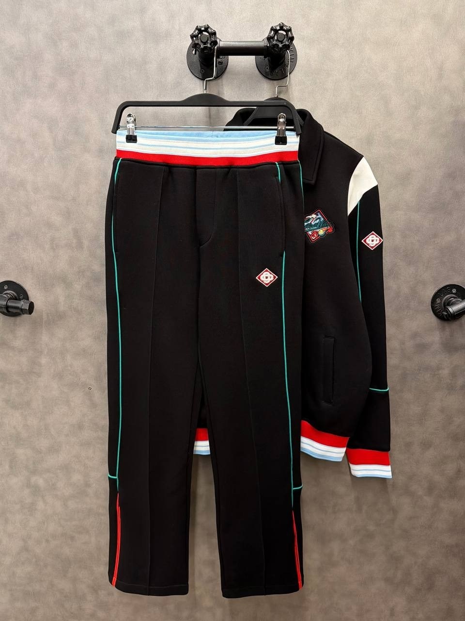 костюм спортивный мужской gucci повседневный черный,спортивный костюм gucci,спортивные костюмы мужские гуччи,спортивный костюм мужской gucci,костюм gucci