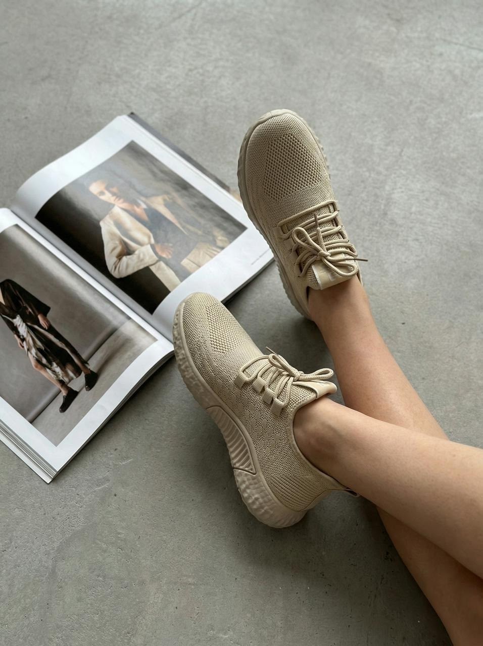 кроссовки женскиe,кроссовки женские молодежные,,кроссовки изики женские,кроссовки адидас женские черные с черной подошвой